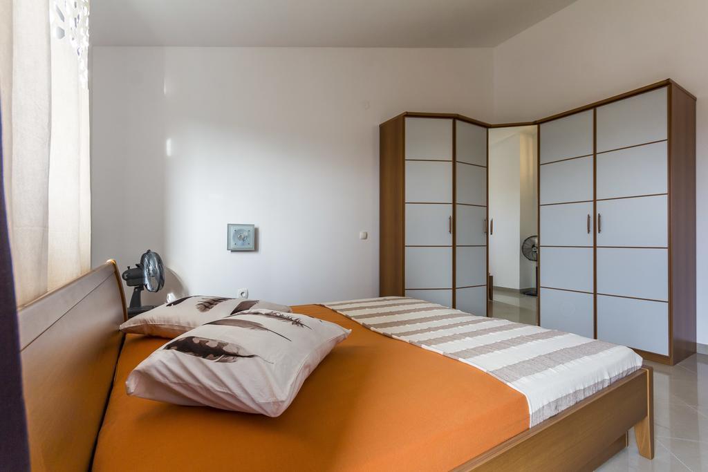 Apartments Gloria Ližnjan 外观 照片