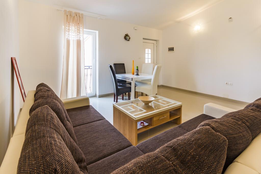 Apartments Gloria Ližnjan 外观 照片