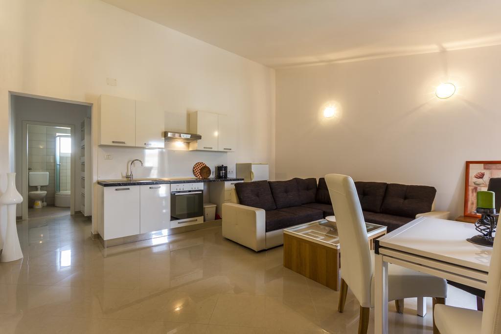 Apartments Gloria Ližnjan 外观 照片