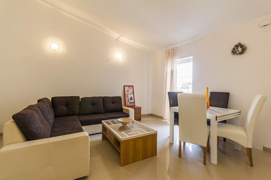 Apartments Gloria Ližnjan 外观 照片
