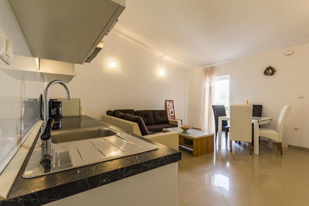 Apartments Gloria Ližnjan 外观 照片