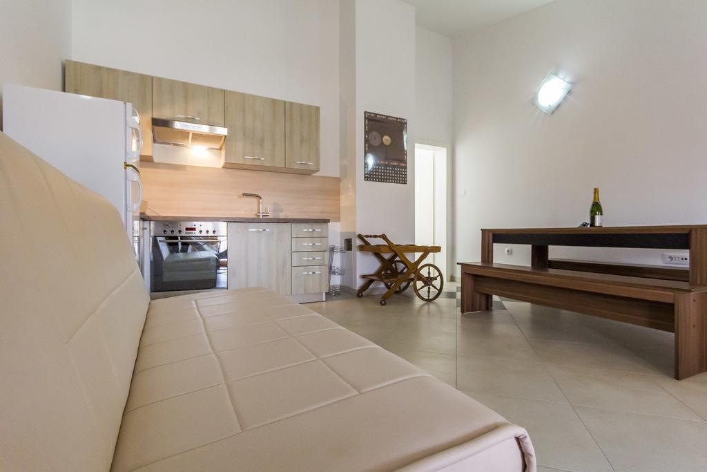 Apartments Gloria Ližnjan 外观 照片