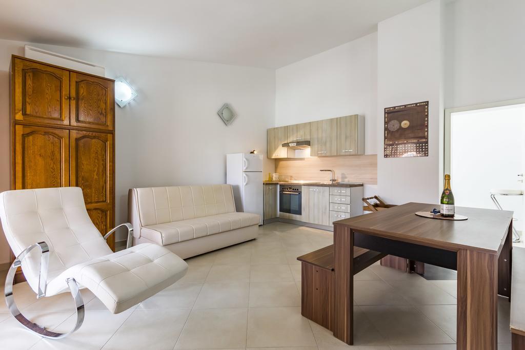 Apartments Gloria Ližnjan 外观 照片